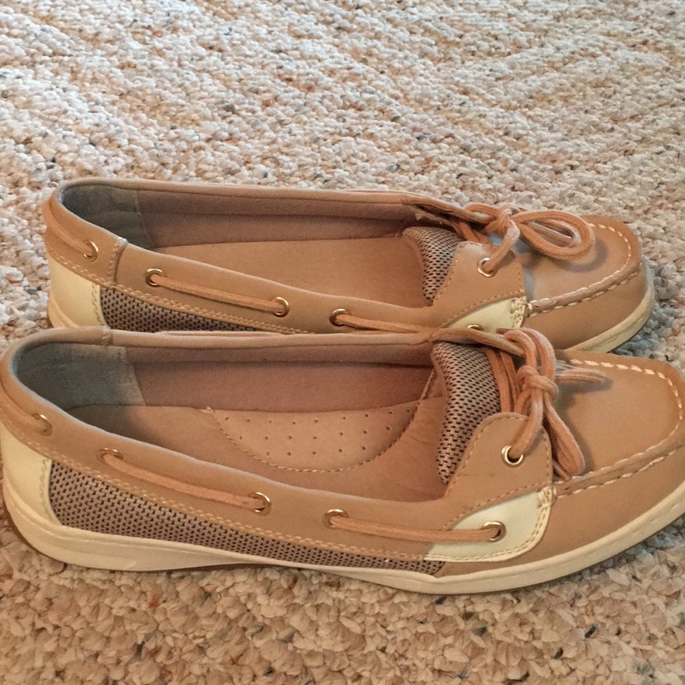 Tan Sperrys - Picture 2 of 4